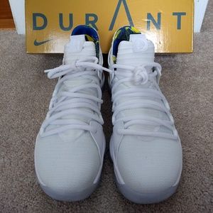 New Nike Zoom KD 10 Youth shoes size 7Y
